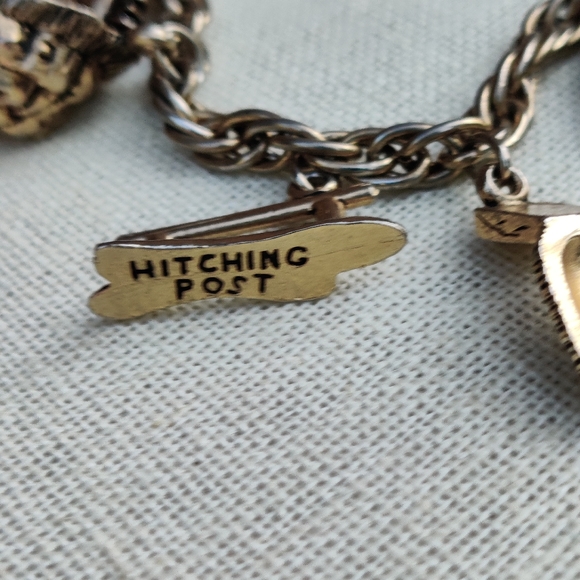 🏰 Vintage unique Arizona whimsical castle, sunset signed charm bracelet - Picture 9 of 11